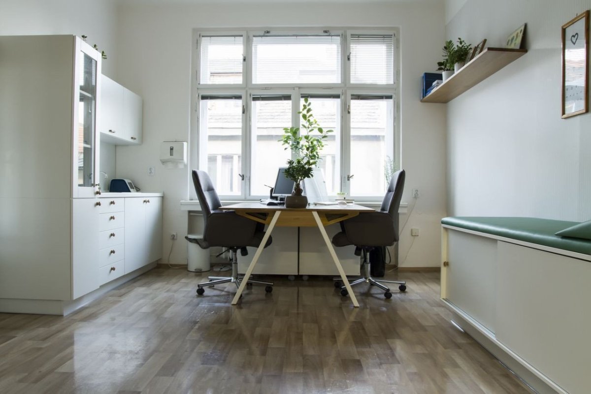 Studio Schwestern, Dětská ordinace v Revoluční – foto