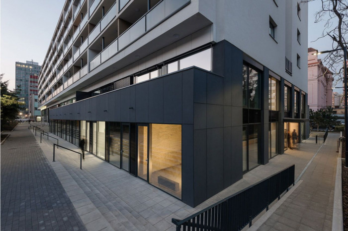 Compass Architekti, Polyfunkčný objekt Miletičova 5 – foto