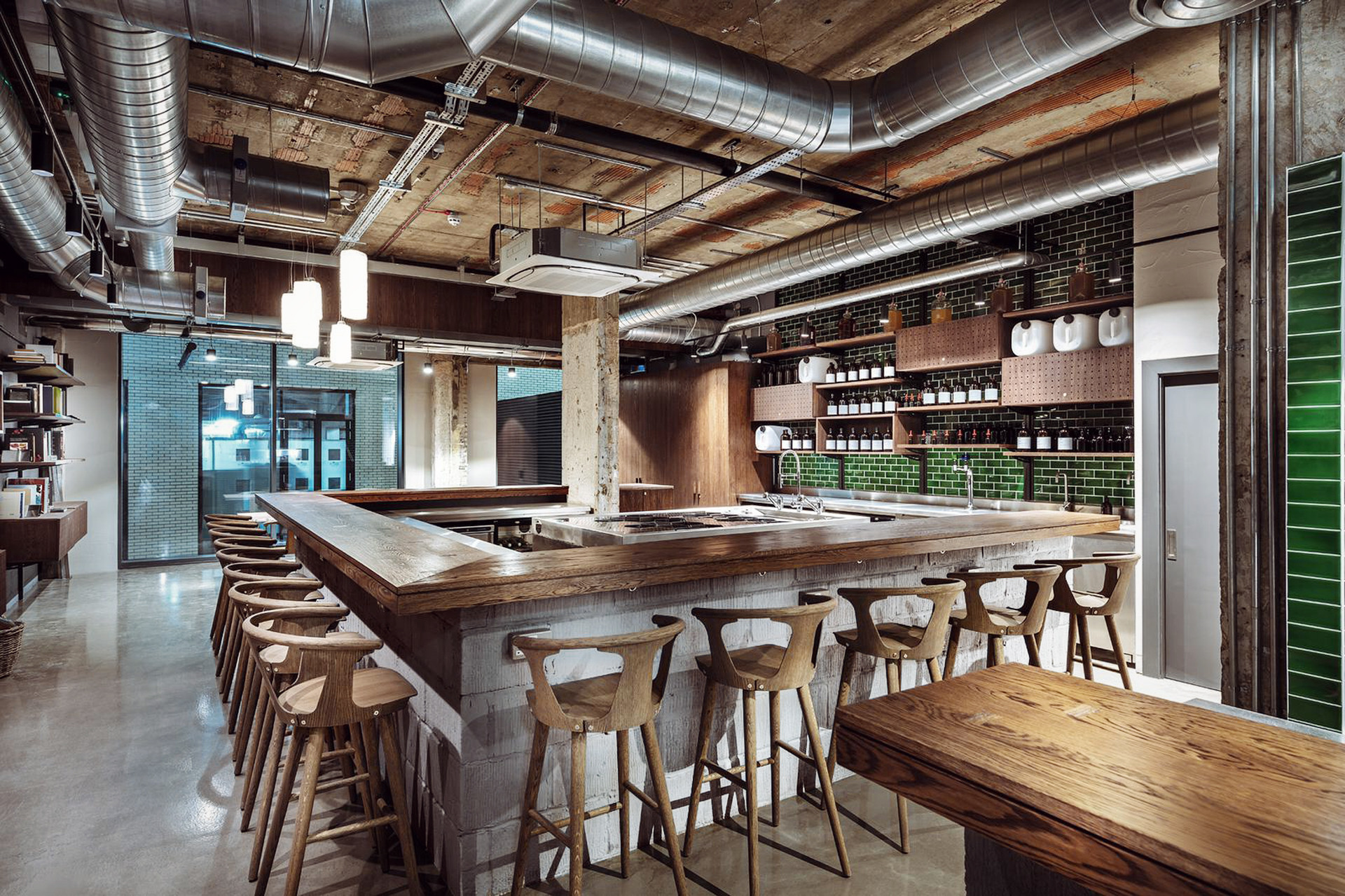 Tayēr | Elementary bar v Londýně od edit! architects