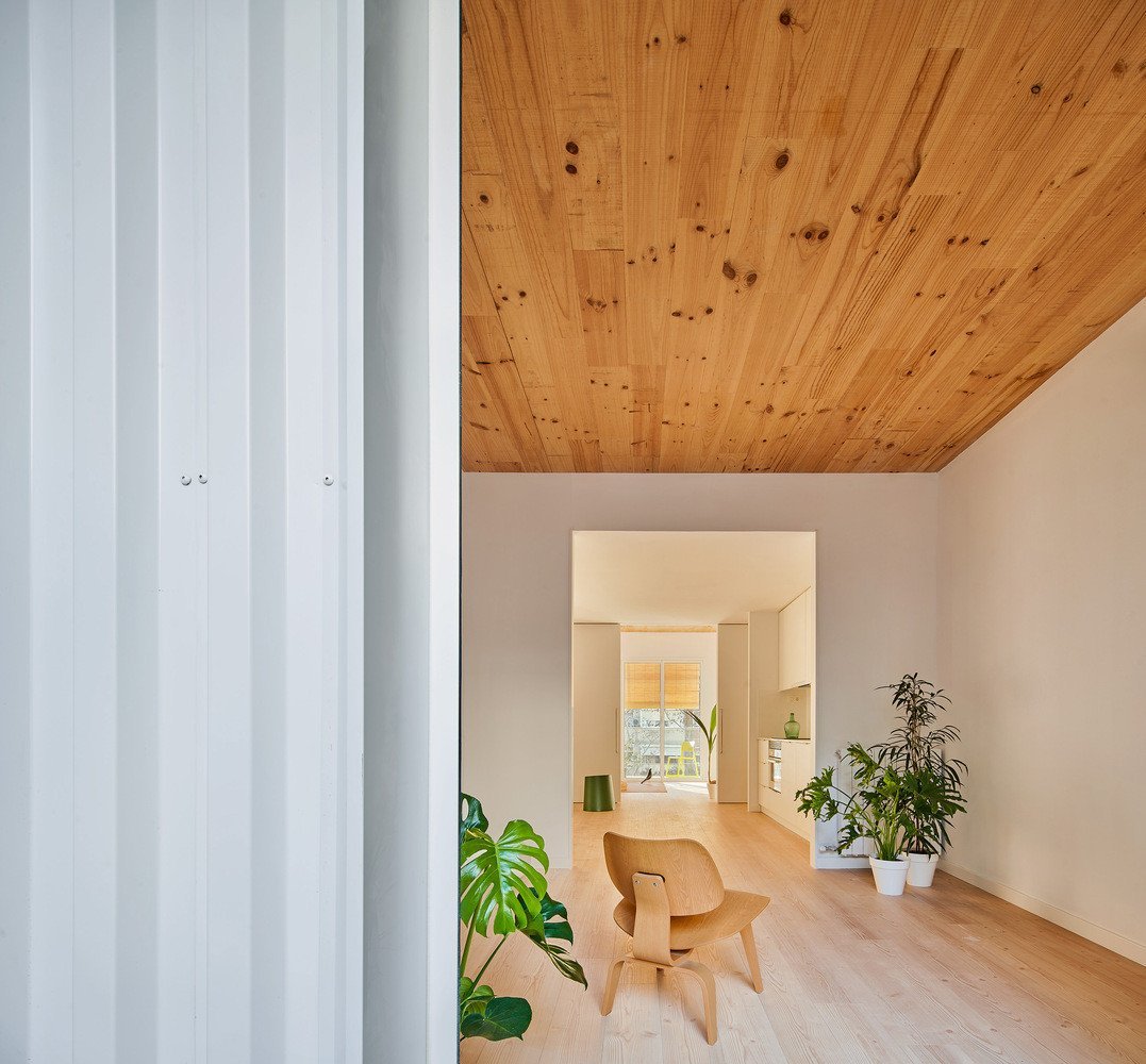 Bytový dům v Barceloně od ateliéru Peris+Toral Arquitectes