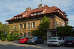 Dvojdům bratří Josefa a Karla Čapků