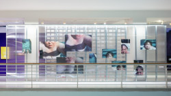 Pracuje se tu také s různým formátem fotografií...