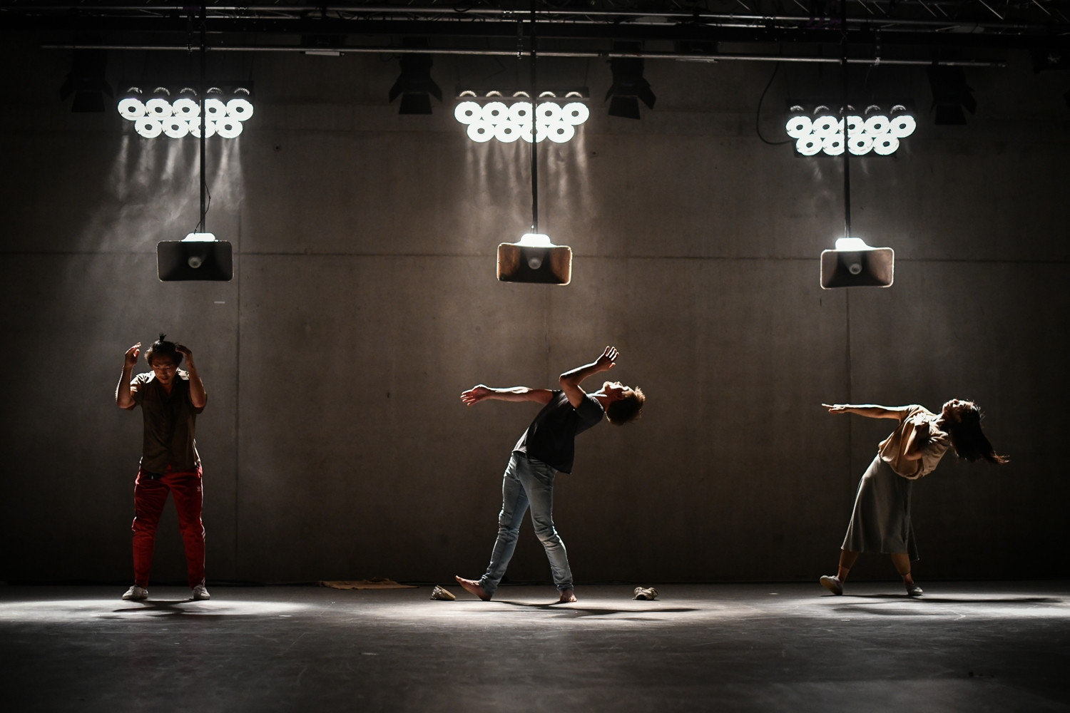 Představení Útočistě divadelního studia Farma v jeskyni v DOX+