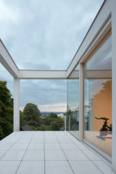 Rodinný dům ve svahu, masparti