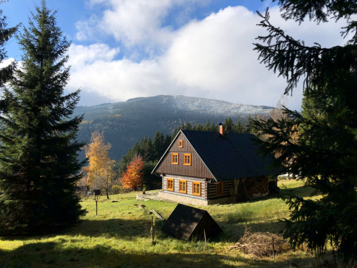 Firma Roubenky Roubal je český výrobce roubených staveb, který je na trhu od roku 2010.