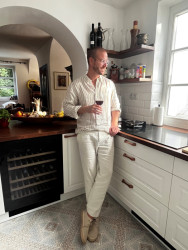 Pro svá vína zvolil Vladimír Polívka vestavnou vinotéku od ASKO.