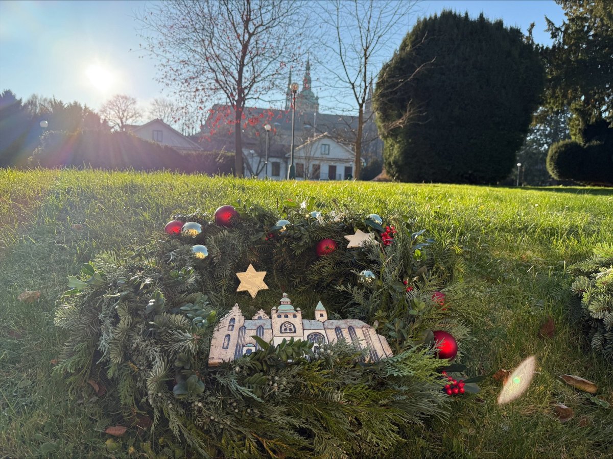 Adventní výzdoba pro Pražský hrad od klientů z chráněné dílny z Domova Lagunaze středočeských Psár