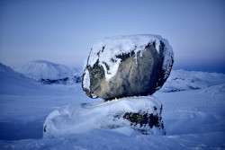 Artscape Norway - Rock On Top Of Another Rock, Peter Fischli and David Weiss, Tourist Route: Valdresflye, Location: Steinplassen, 2013 - foto