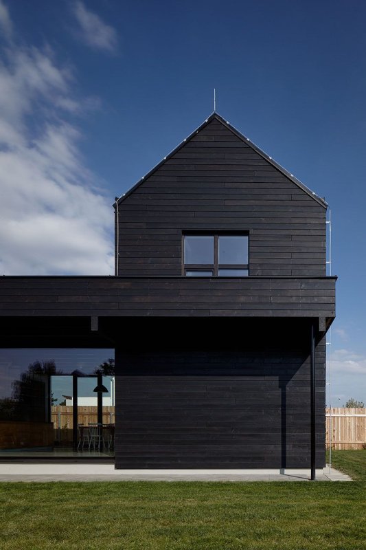 Mjölk architekti, Dům V plotě - foto