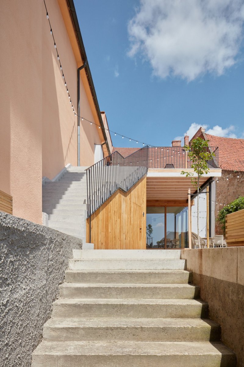 Vinařství Nešetřil ve Znojmě, ORA (originální regionální architektura)/ Jan Veisser, Jan Hora, Barbora Hora