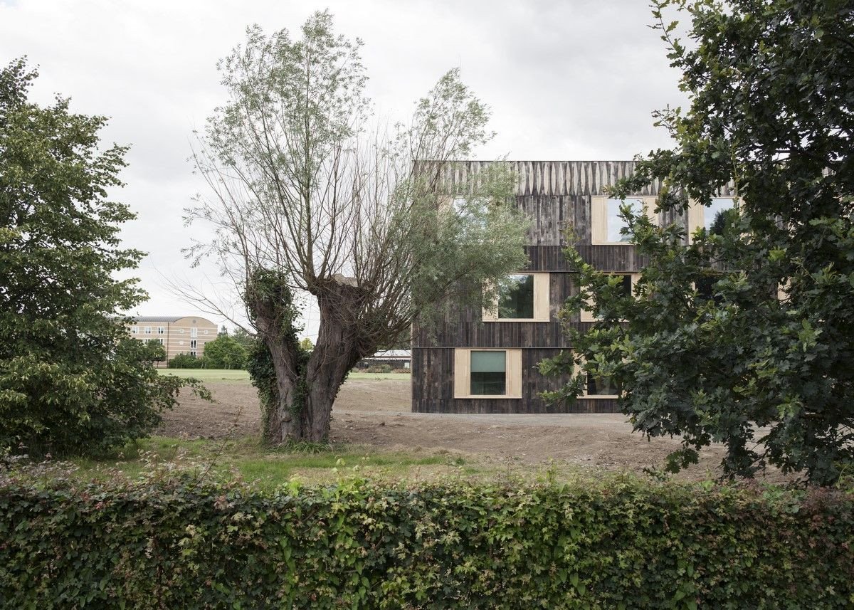Cowan Court, 6a,