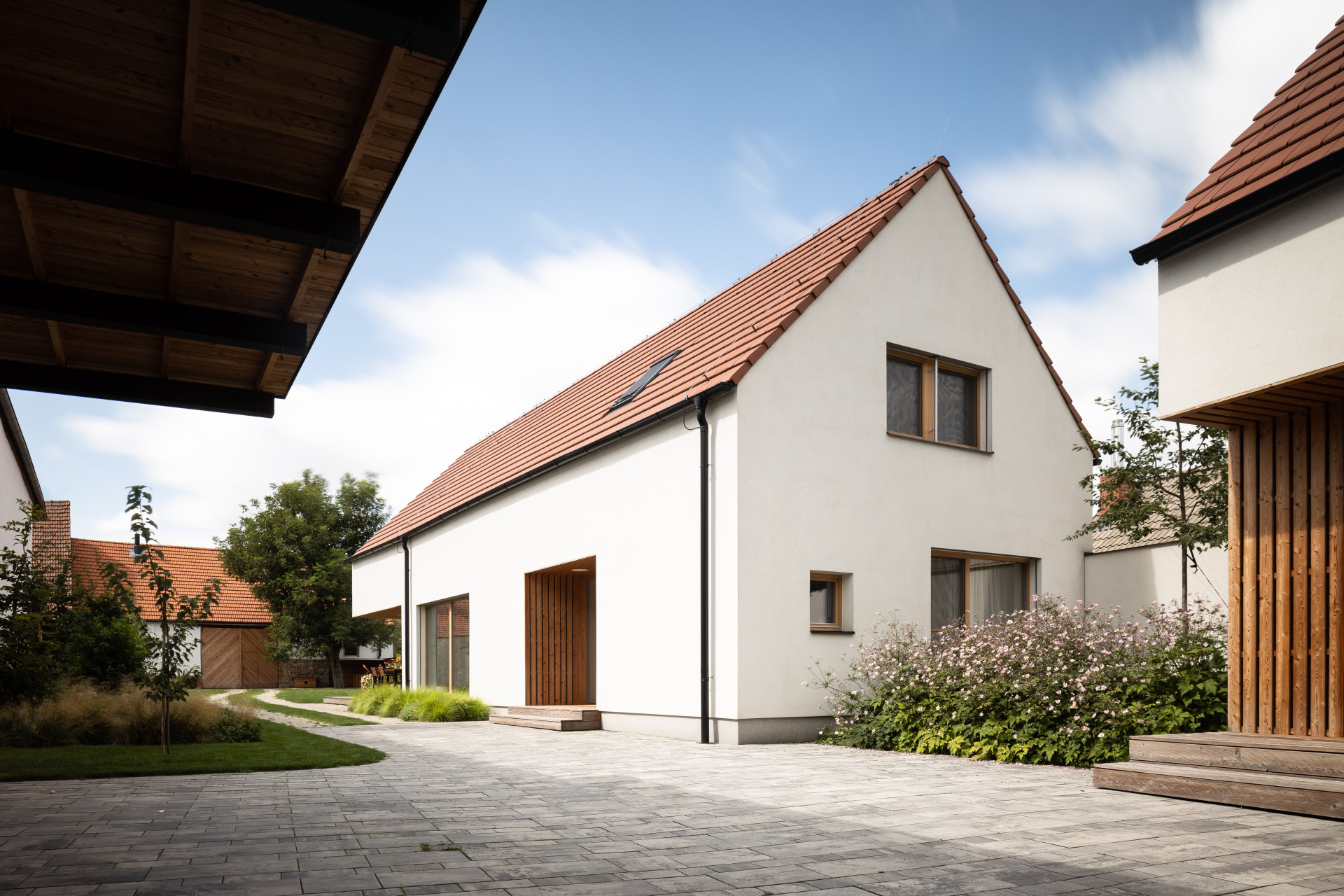 Rodinný dům v Dolních Dubňanech, CL3: Na podlouhlém pozemku proto nakonec vyrostly novostavby dvě