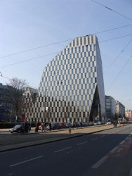 Atelier 15 (Radek Lampa a Libor Hrdoušek), Administrativní budova Crystal - foto