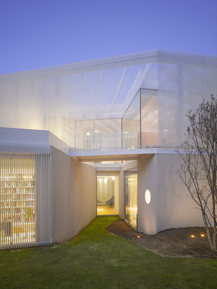 Rodinný dům #house#1.130 v Madridu, Estudio.Entresitio © Roland Halbe