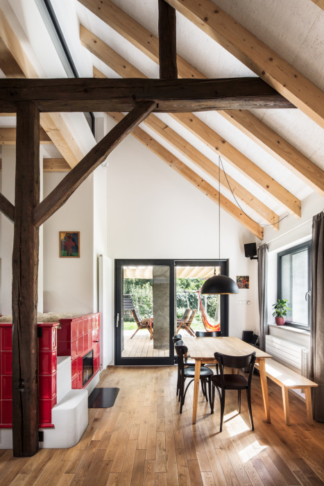 Rekonstrukce rodinného domu v Kolovratech, OTA ateliér (Tomáš Henel, Ondřej Fiala)