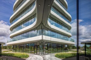 Budova The Wings v Diegem v Belgii od ASSAR LLOX architects