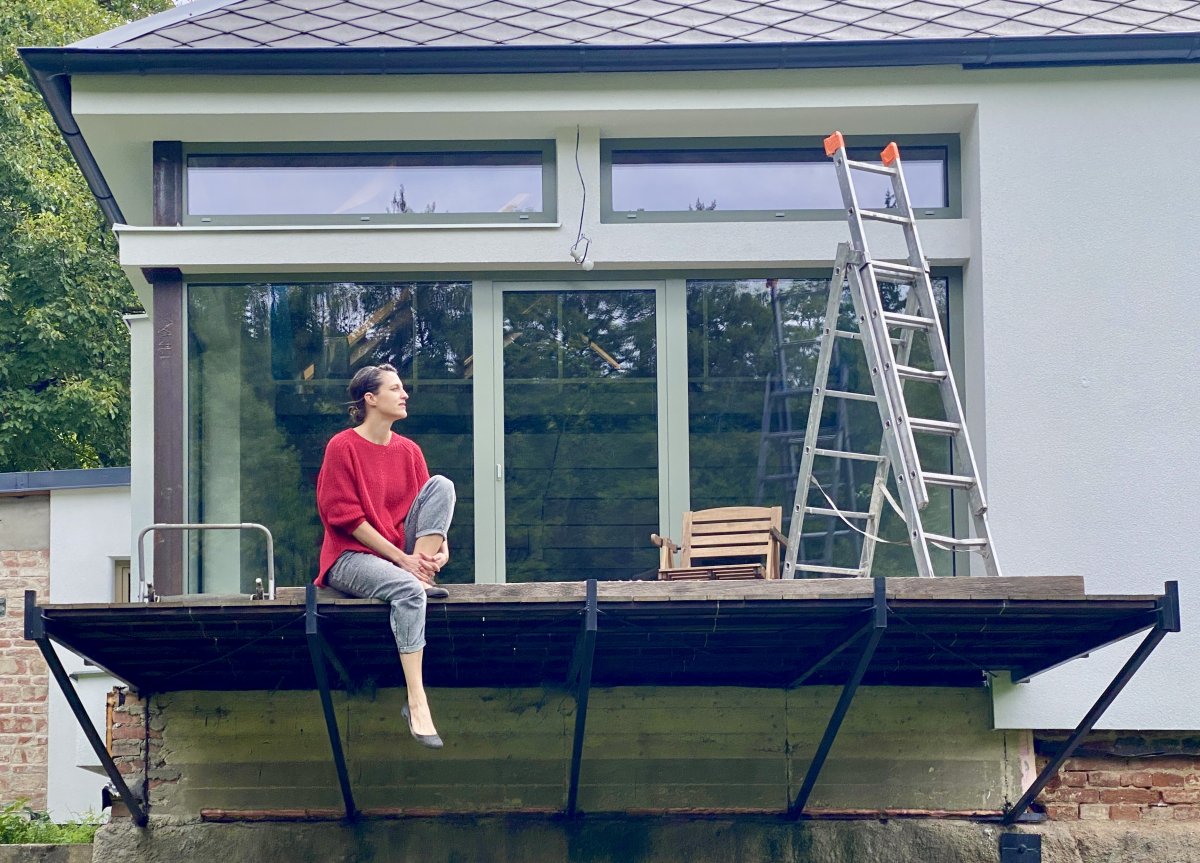 Starý dům, nové úpravy. Architektka Bára Srpková s partnerem rekonstruují starý mlýn na rodinné bydlení.