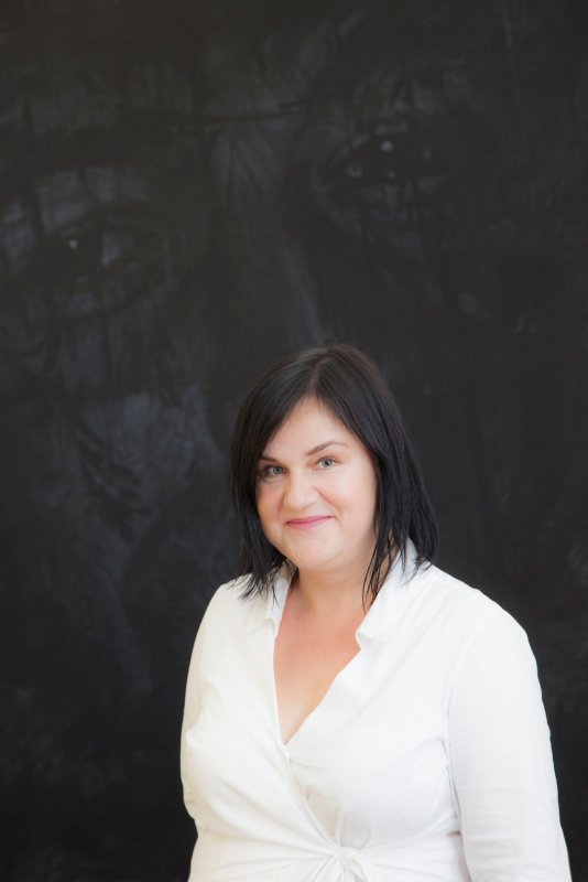 Kurátorka Sylvia Jokelová, portrét © Jana Hojstřicová