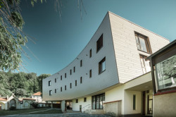 Architekti ze studia Nussmüller Architekten navrhli nové studentské koleje v rakouském Leobenu