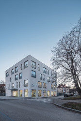 Městská knihovna v Praze na Petřinách, studio MONOM