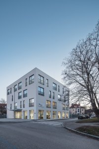 Městská knihovna v Praze na Petřinách, studio MONOM