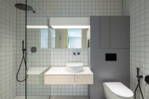 Koupelna (Bytový dům od KOMA MODULAR)