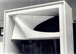 Betonová plastika na hotelu President v Praze, spolupráce s Karlem Filsakem