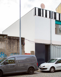 Studio Fala navrhlo v portugalském Portu netradiční rodinný dům