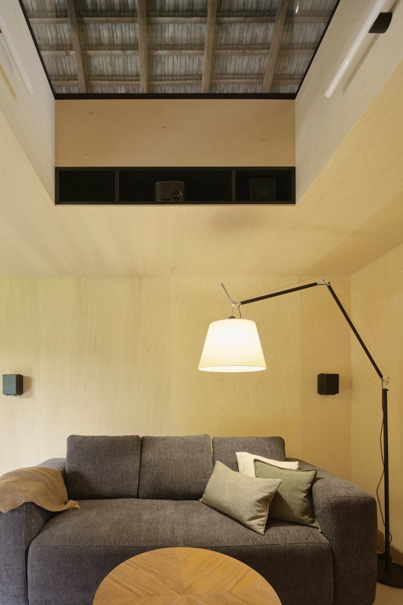Obývací pokoj (Krabice ve stodole; Facha architekti)