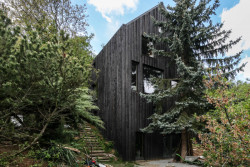 Chata v Jundrově, atelier RCNKSK/ Jan Říčný. Foto: RCNKSK