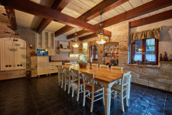 Roubenky si můžete vyzkoušet v Černé dole. Je jich tu několik, každá trochu jiná.