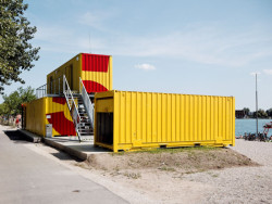 JRKVC, 5KA / Bufet z lodných kontajnerov – foto