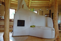 Od 4. do 6. dubna 2025 se v Kulturním zařízení Domovina koná konference Natural Homes Conference & Příběhy domů.