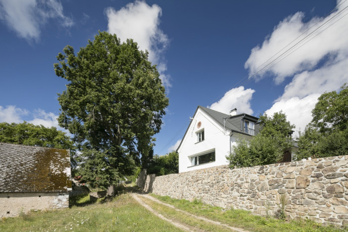 Rekonstrukce stodoly ve Středních Čechách, Studio Raketoplán