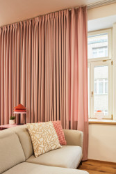 Jeho rekonstrukci navrhla architektka Helena Ballošová. (Byt na Novém Městě, Helena Ballošová)