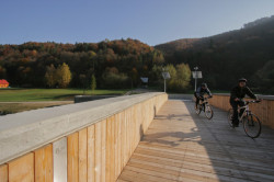 Pešia a cyklistická lávka SK_PL, zerozero