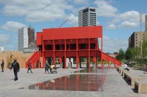 Červený pavilon pro londýnský Festival architektury od TAKA Architects