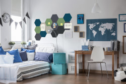 Bulletin Board: Bulletin Board je 100% přírodní linoleový produkt s víceúčelovým charakterem.