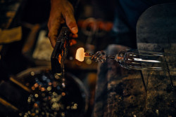 Sklárna Harrachov / kolekce Honey, Hush a Dot (LLEV)