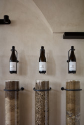 Pohled do winebaru (Vinařství Kolby v Pouzdřanech, ORA)