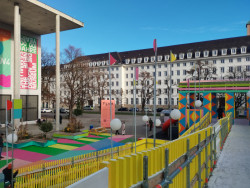  (Morag Myerscough, FLUX - oživení veřejného prostoru v Mnichově)