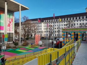 (Morag Myerscough, FLUX - oživení veřejného prostoru v Mnichově)