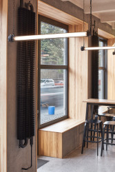 Kavárna Coffee Source v Praze, Pavel Nový a Vít Svoboda (0,5 Studio)