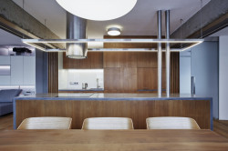 Rekonstrukce panelového bytu od studia Klára Makovcová Architects