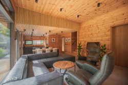 Roubenka pro 21. století. (Roubený rodinný dům, monom)