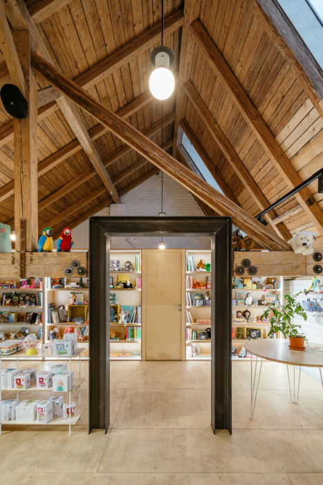 Přestavba Vindyšovy továrny na Ski a Bike Centrum Radotín, VLLNNA + Martin Duba studio/ Ing. arch. Petr Šindelář, Ing. arch. Martin Duba, Ing. arch. Hana Davidová