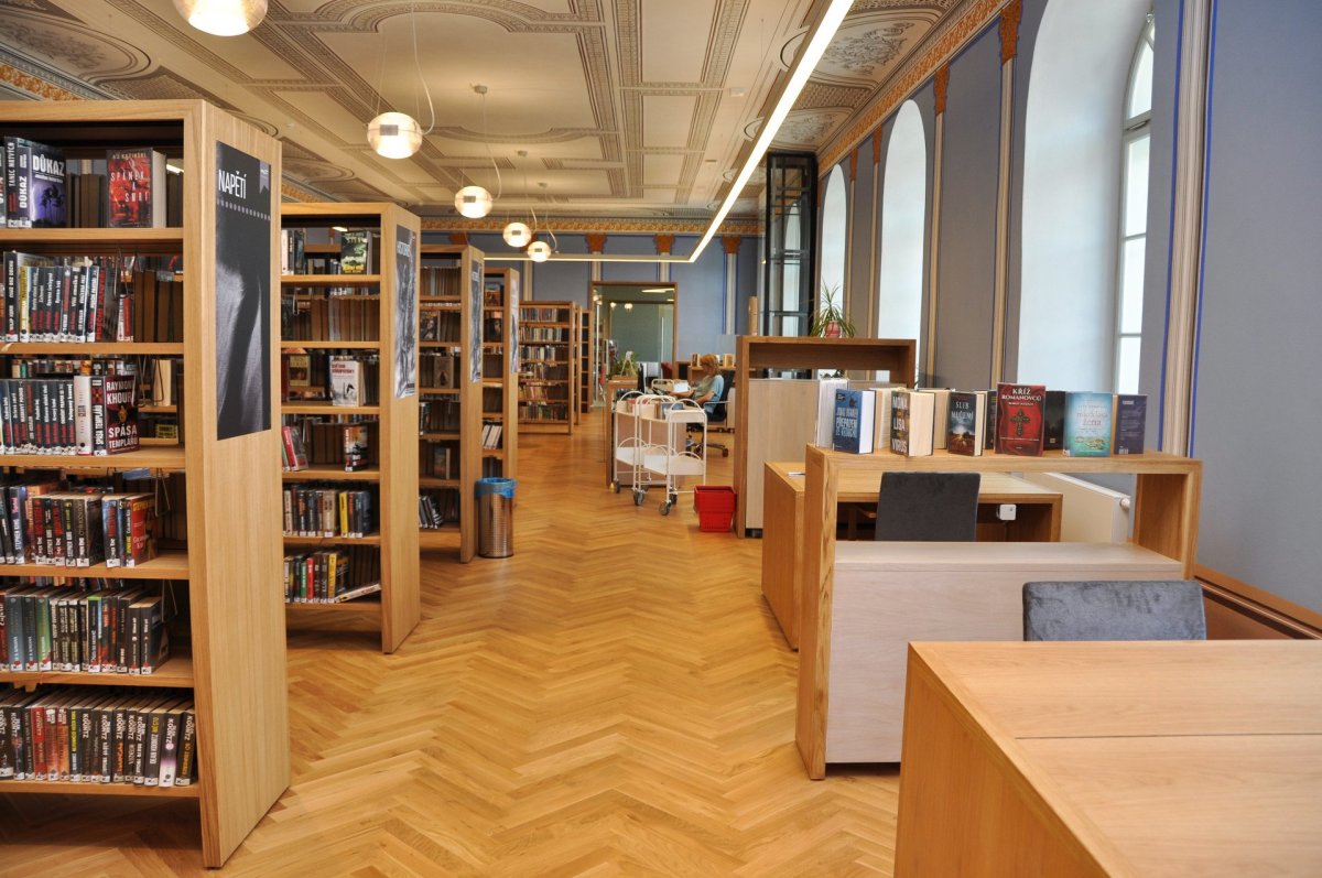 Městská knihovna v prostorách historické budovy bývalé základní školy Jana Ámose Komenského