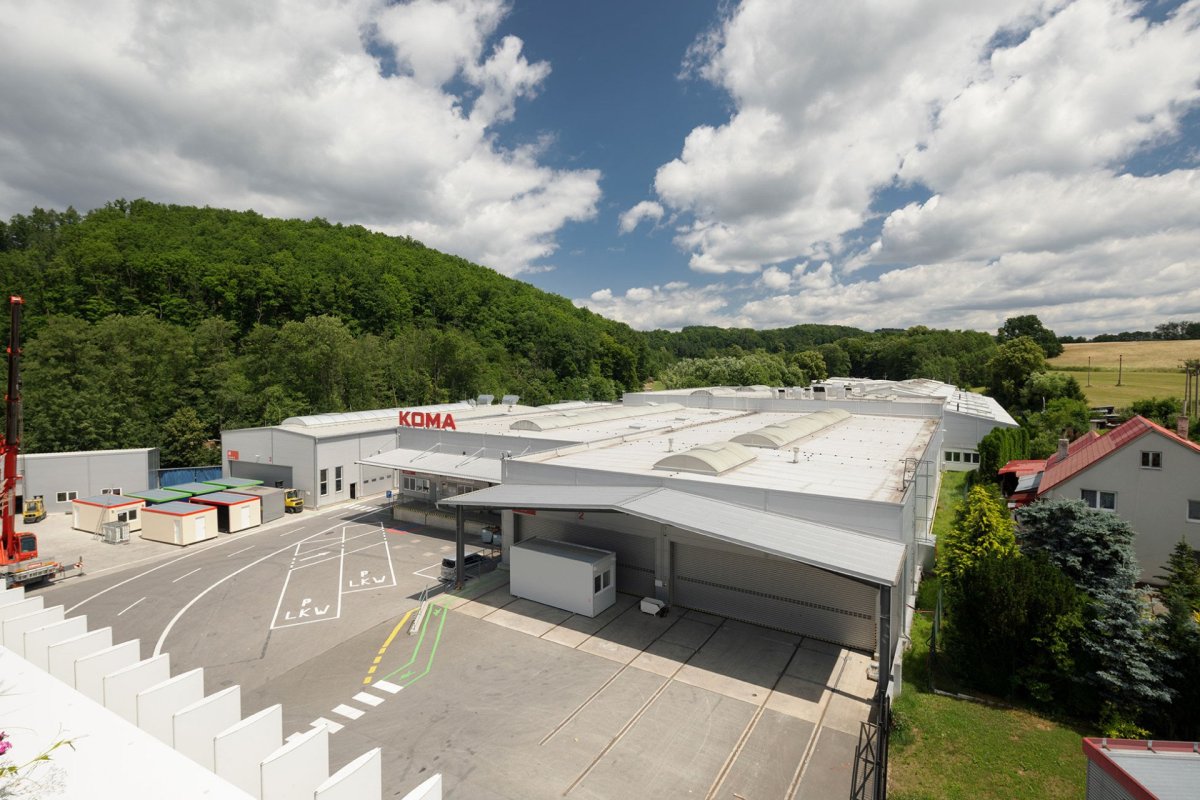 Česká společnost KOMA MODULAR uplatňuje modularitu na stavbách různých typologií. Díky inovacím jsou považováni za špičku mezi architekty i stavaři