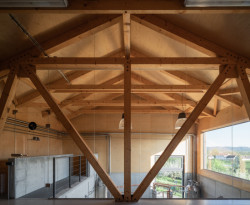 Lihovar s pěstitelskou pálenicí od OBJEKTOR ARCHITEKTI