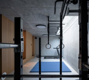 Přestavba řadového domu v Praze-Dědině od studia SOA architekti